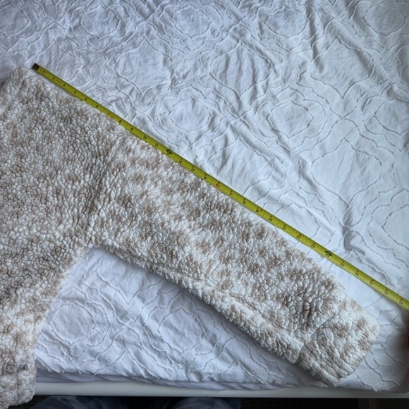 Thread & Supply Sherpa Long Sleeve Sweater Cream with Dotted/ Leopard - Picture 6 of 6